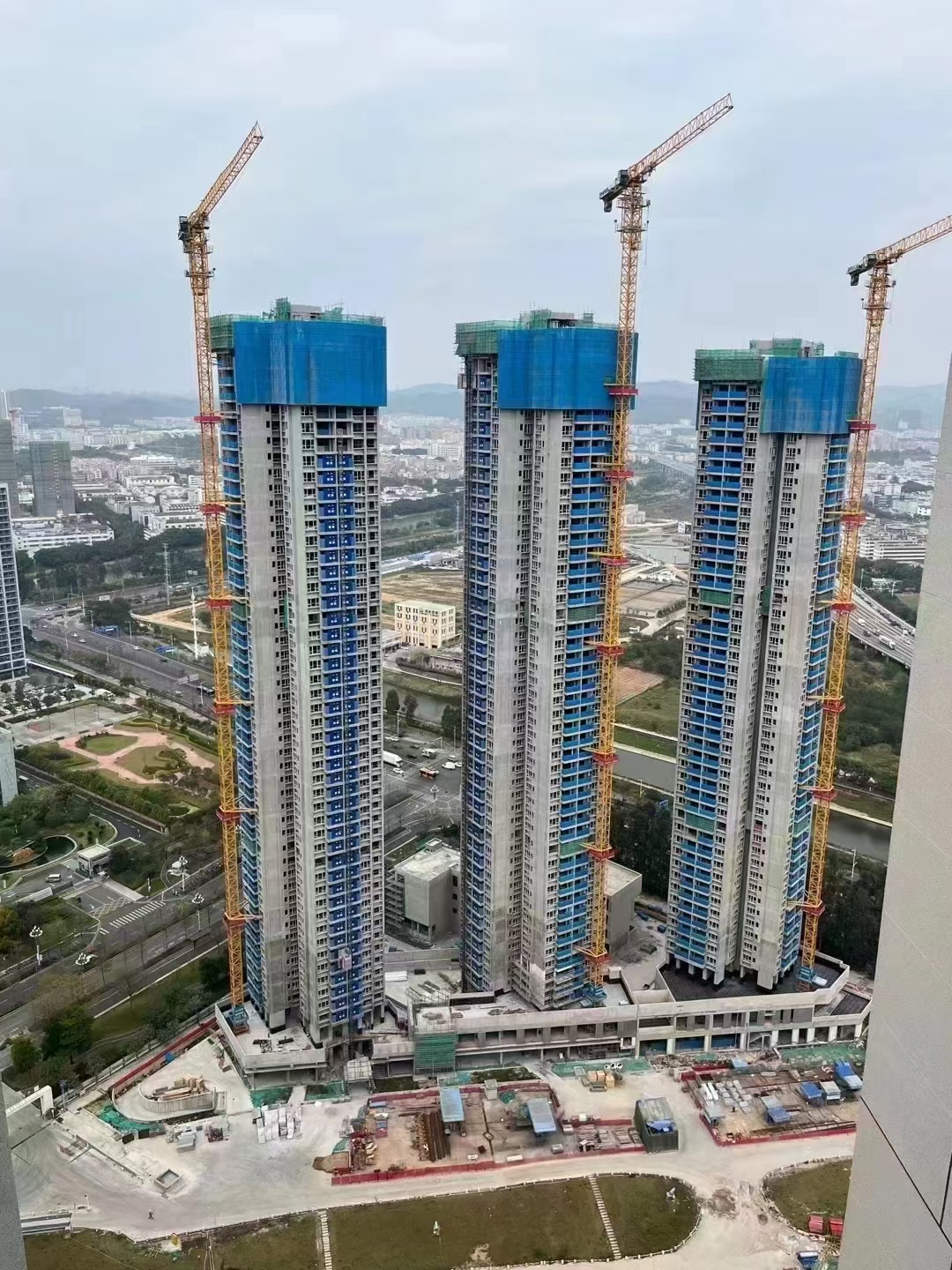 高层商住楼 - 施工现场全景.jpg